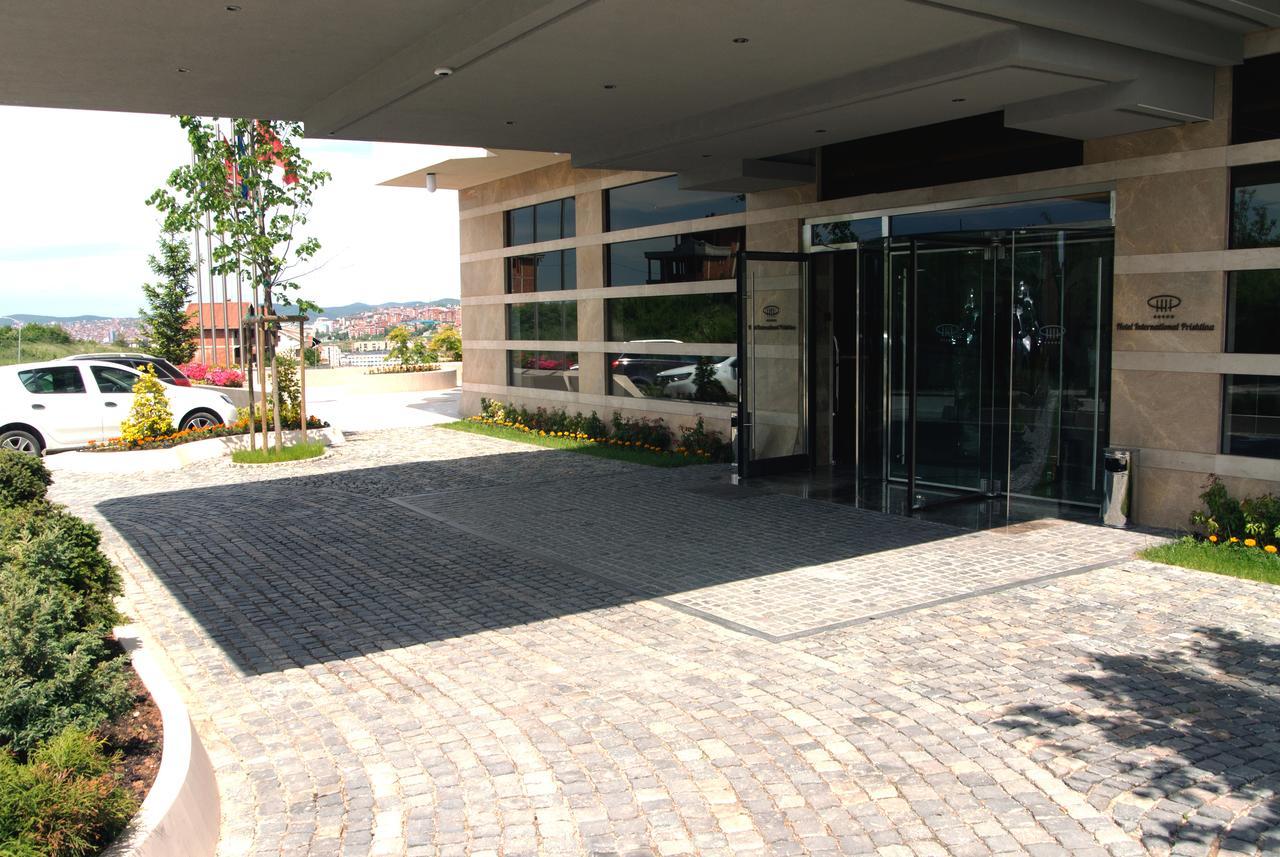 Hotel International Prishtina & Spa Pristina Exterior foto