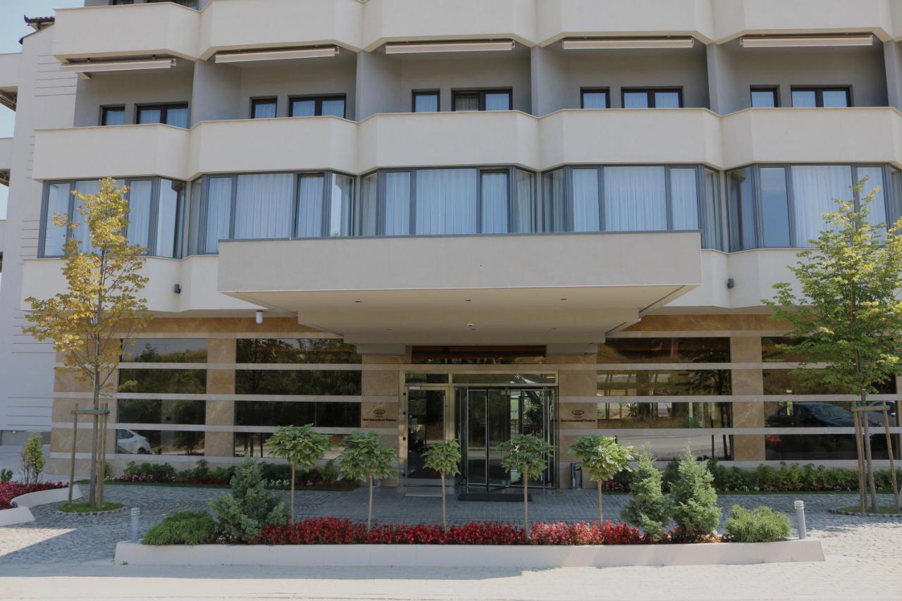 Hotel International Prishtina & Spa Pristina Exterior foto